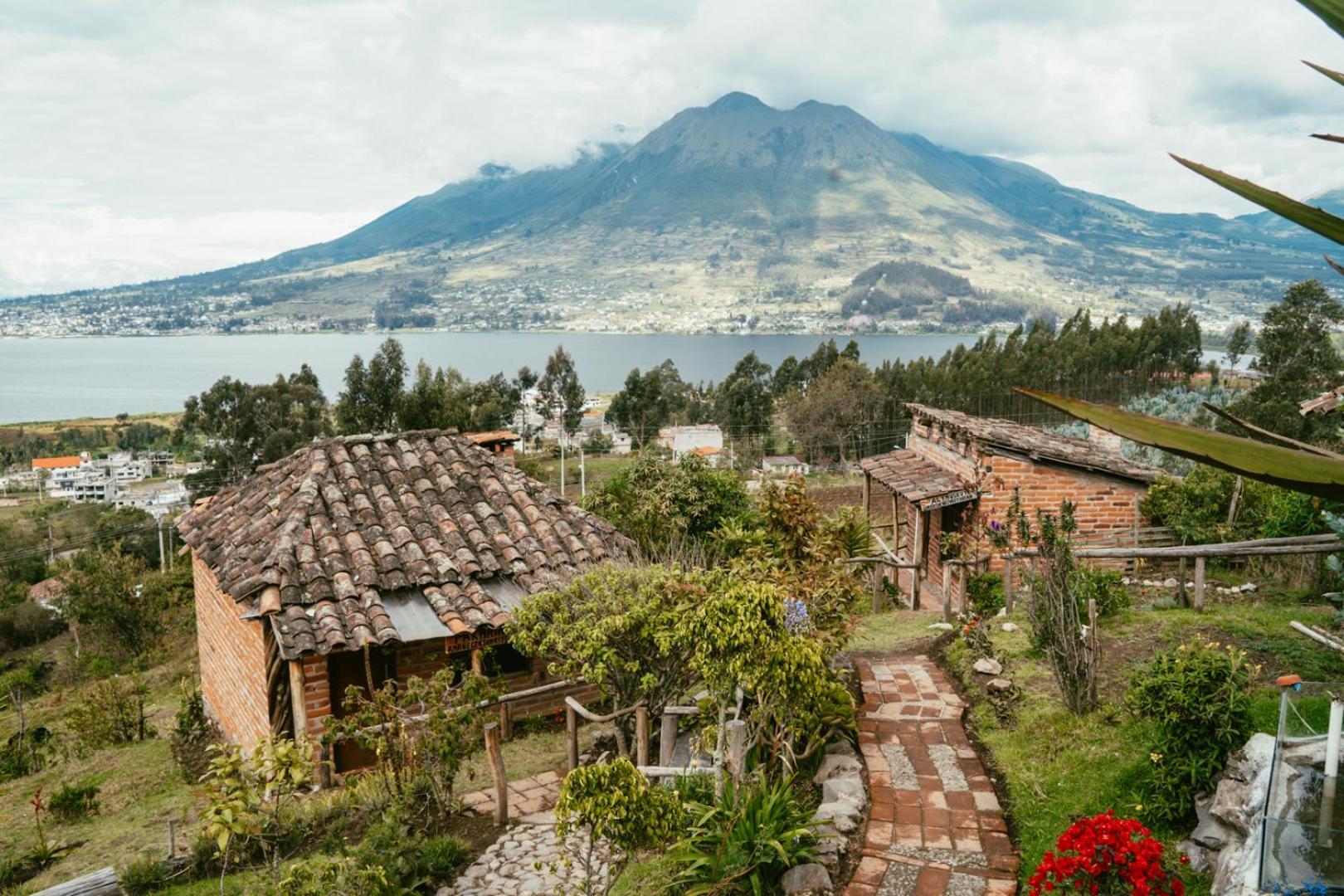 Cabanas Y Glampings Balcon Del Lago Otavalo Exterior foto